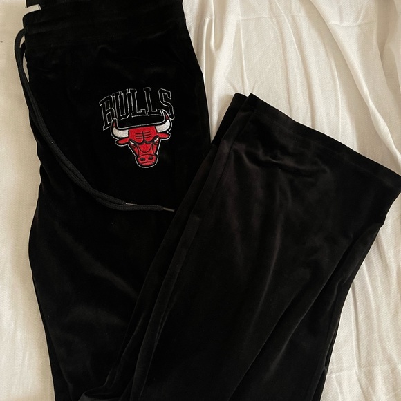 NBA Chicago Bulls black velour tracksuit jogger pants size Large - Picture 3 of 13